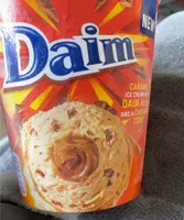 CARAMEL ICE CREAM WITH DAIM PIECES AND A CARAMEL CORE
