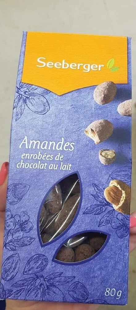 Amandes enrobées de chocolat au lait