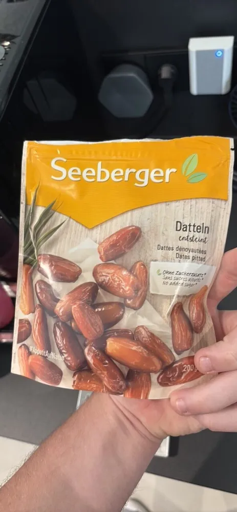 Datteln entsteint / Dates pitted