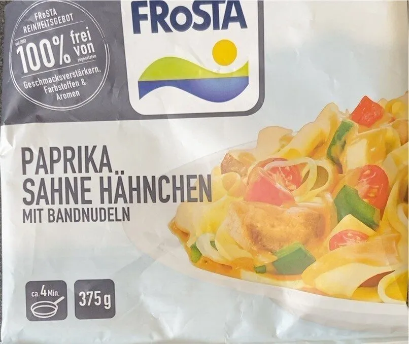 Paprika Sahne Hähnchen mit Bandnudeln
