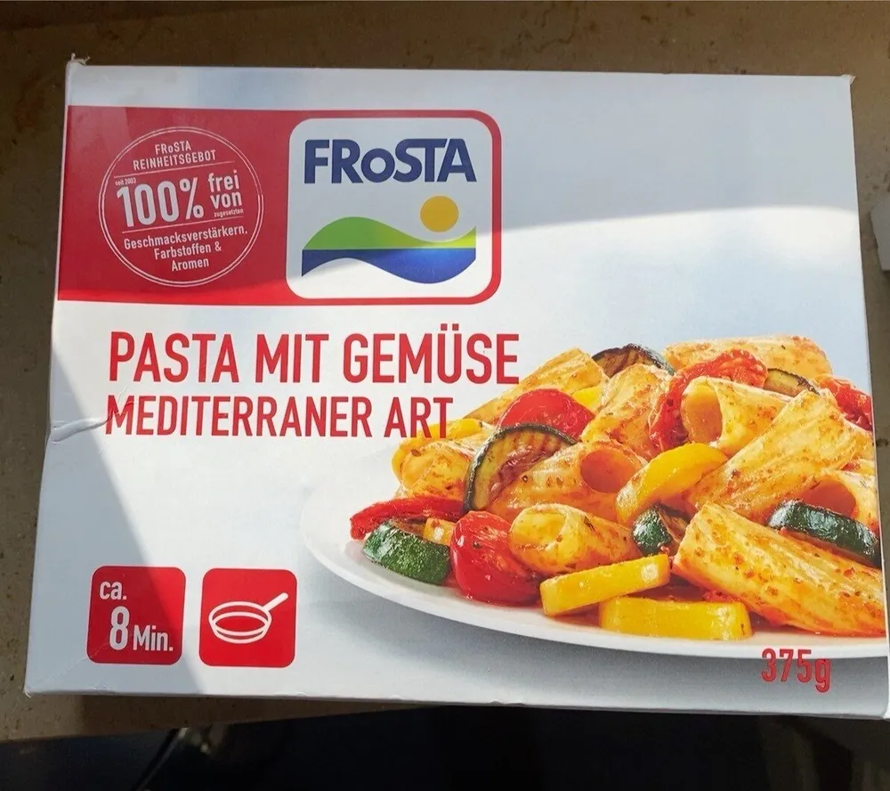 Pasta mit Gemüse mediterraner Art