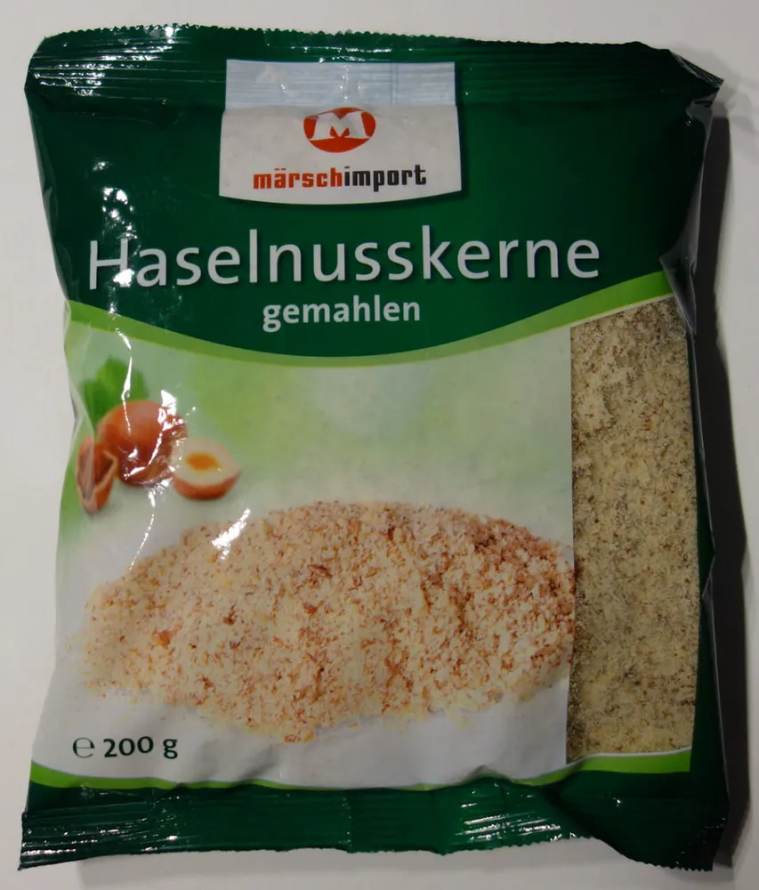 Haselnusskerne gemahlen