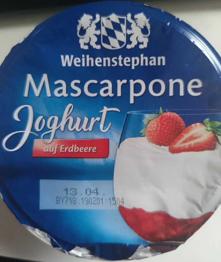 Mascarpone-Joghurt auf Erdbeere