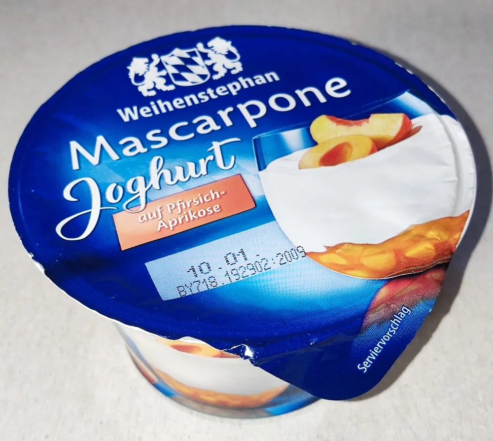 Mascarpone-Joghurt auf Pfirsich-Aprikose