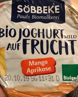 Bio joghurt auf frucht