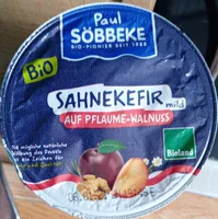Sahnekefir auf Pflaume-Walnuss
