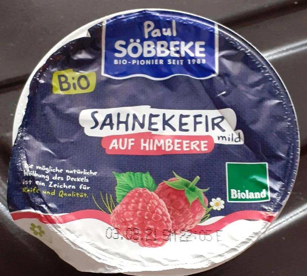 Sahnekefir auf Himbeere