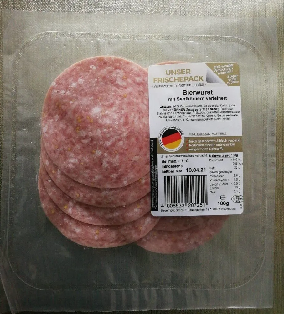 Bierwurst mit Senfkörnern verfeinert