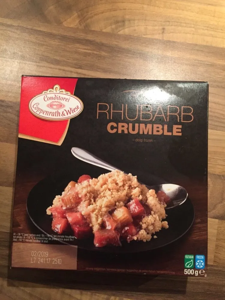 Rhubarb crumble