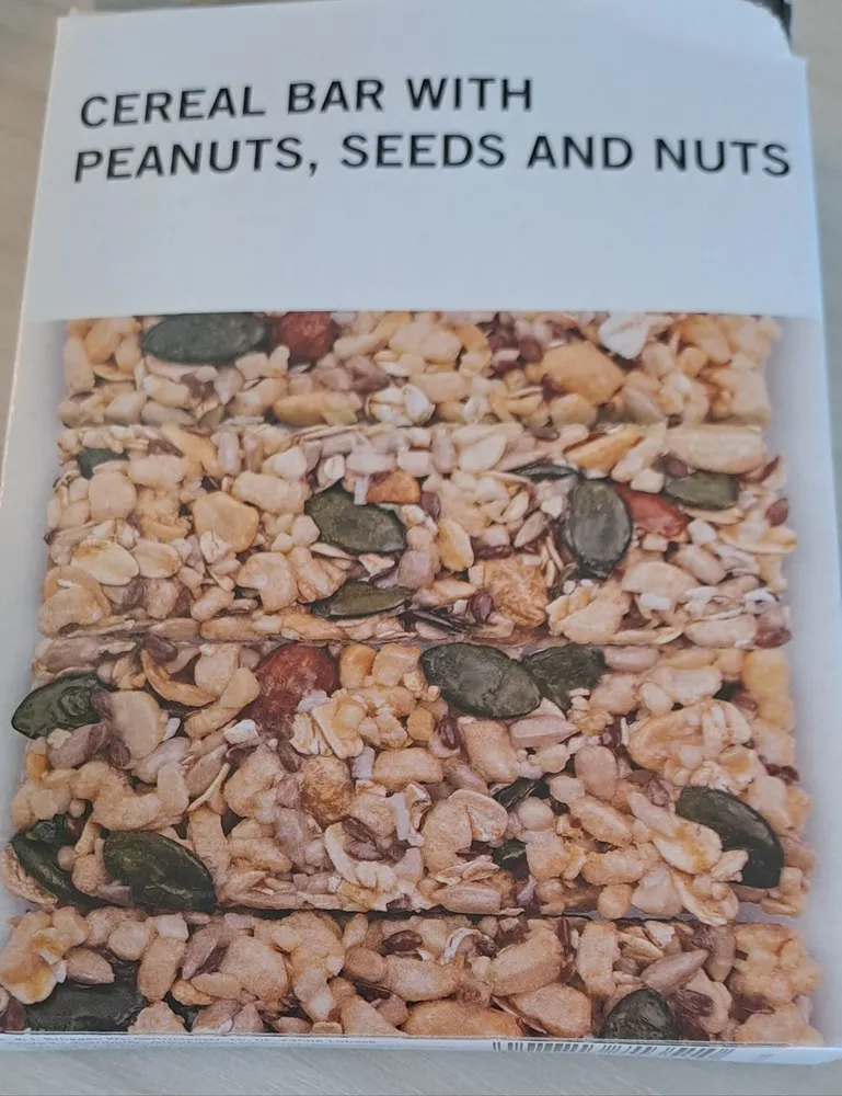 CEREAL BAR WITH PEANUTS, SEEDS AND NUTS