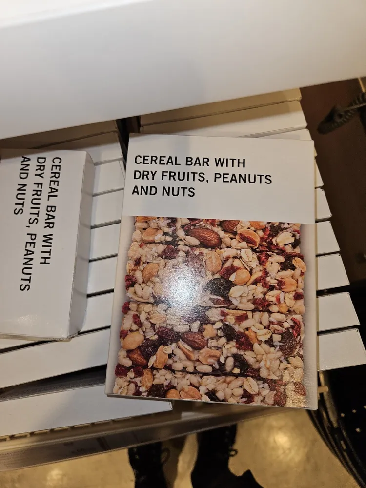 Cereali Bar With Dry Fruits Peanut And Nuts