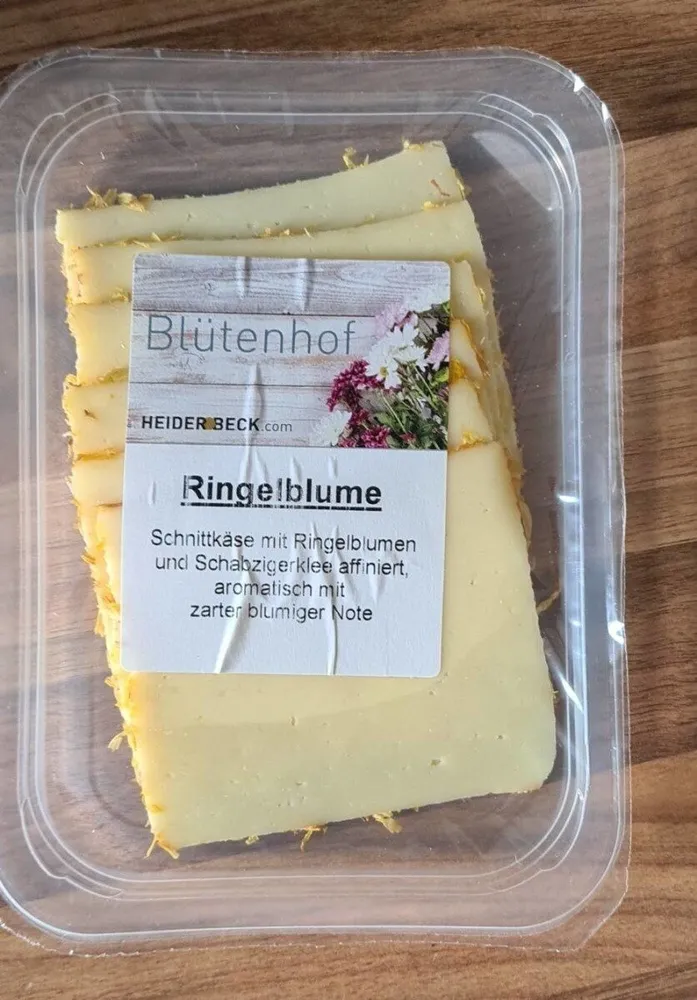 Schnittkäse mit Ringelblumen