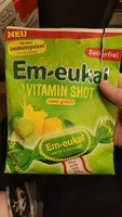 Em-eukal Vitamin Shot sauer gefüllt zuckerfrei 75g Zuckerfeie Fruchtbonbons mit saurer Füllung 1,89 € 12 St. = 22,68 € (25,20 €/ 1kg)