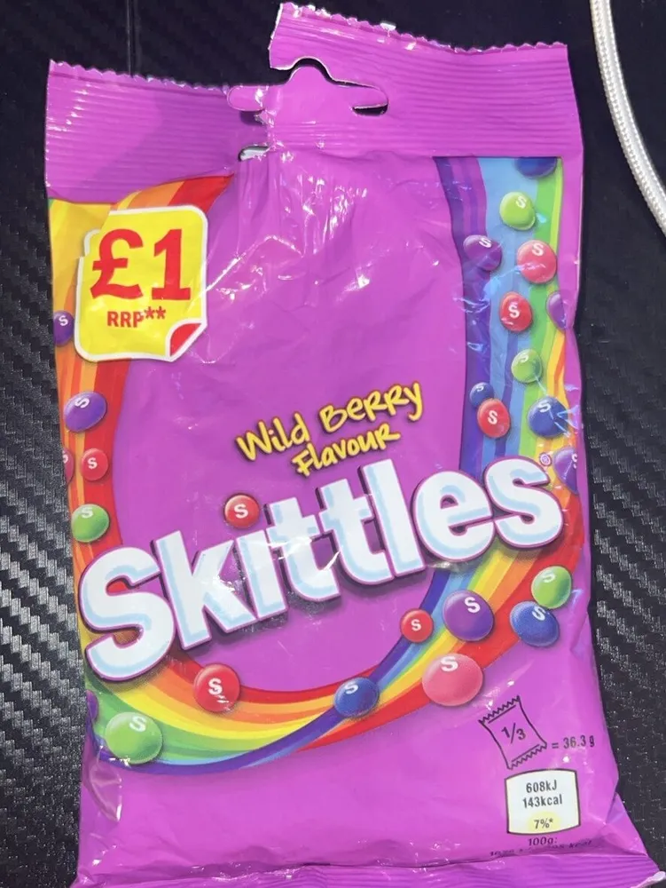£1 RRP** Wild Berry Flavour Skittles 1/3 608kJ 143