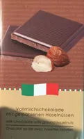 Chocolat au lait avec noisettes broyées