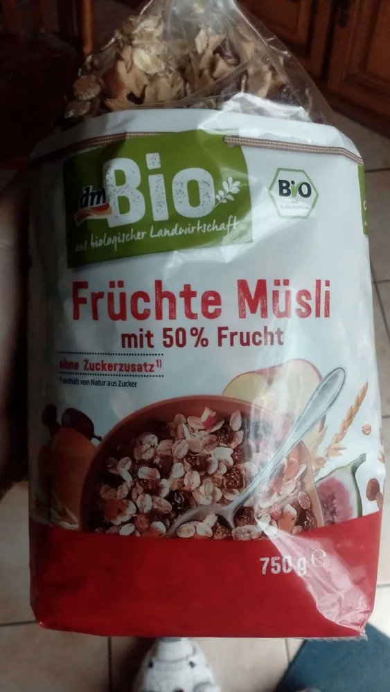 Früchte Müsli