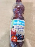 Apfel-schwarze Johannisbeere-Holunder mit stillem Wasser