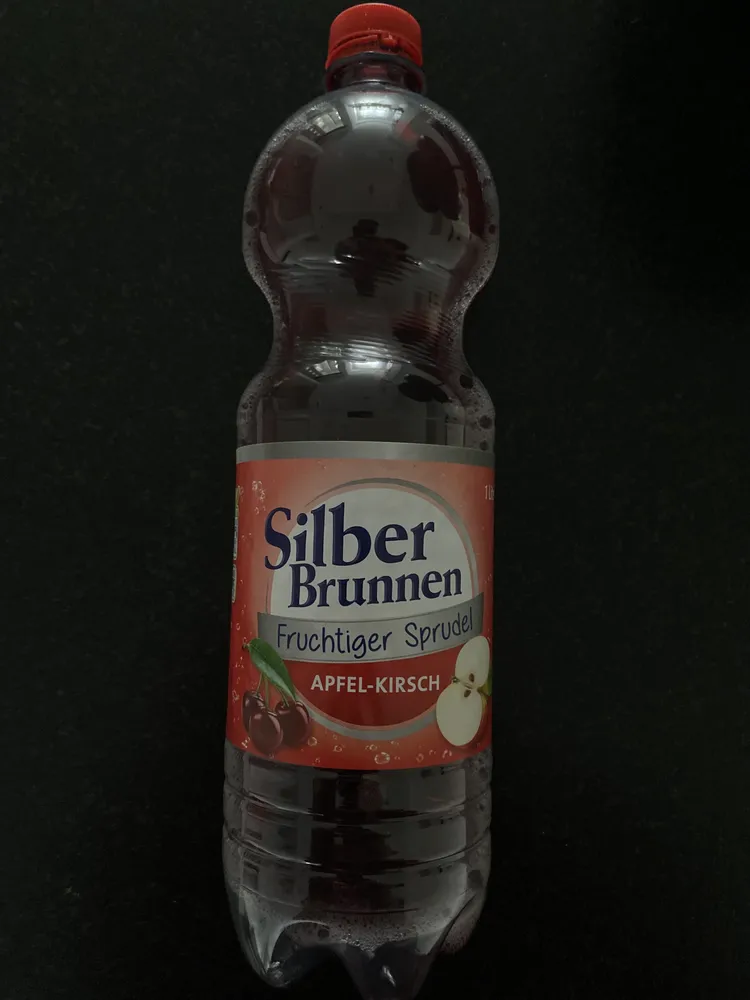 Fruchtiger Sprudel Apfel-Kirsch