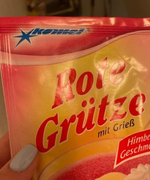 Rote Grütze mit Grieß