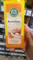 Muskatnuss ganz