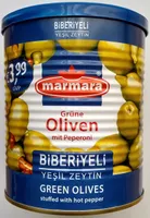 Grüne Oliven mit Peperoni