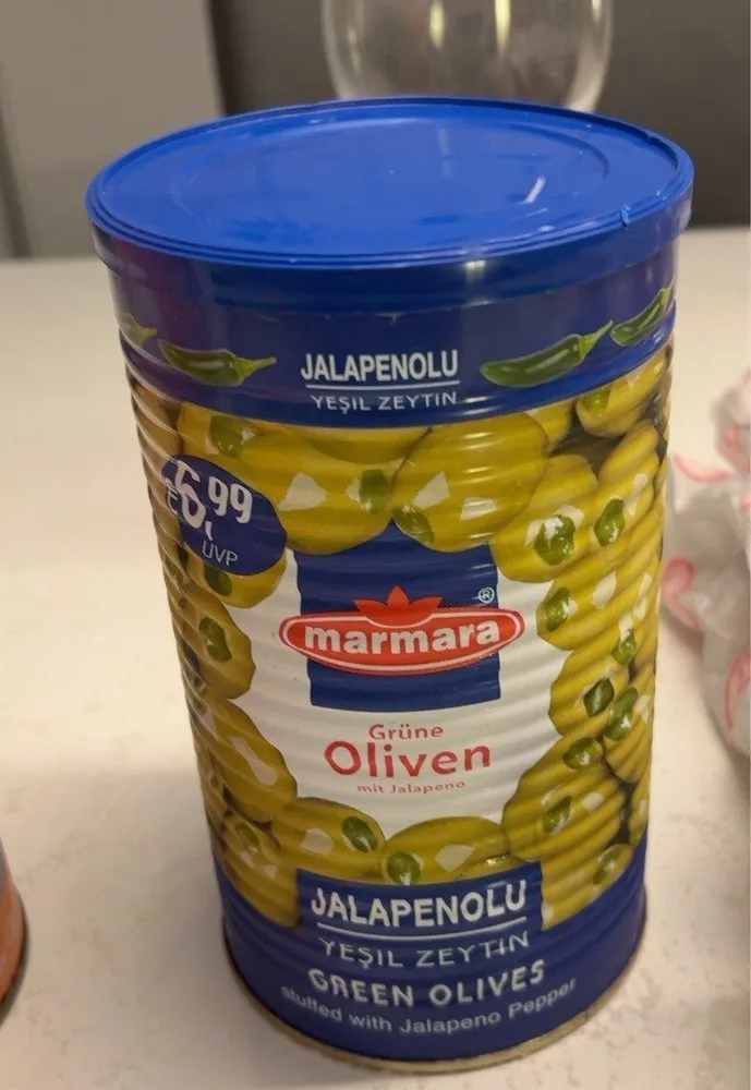 Grüne Oliven mit Jalapeno