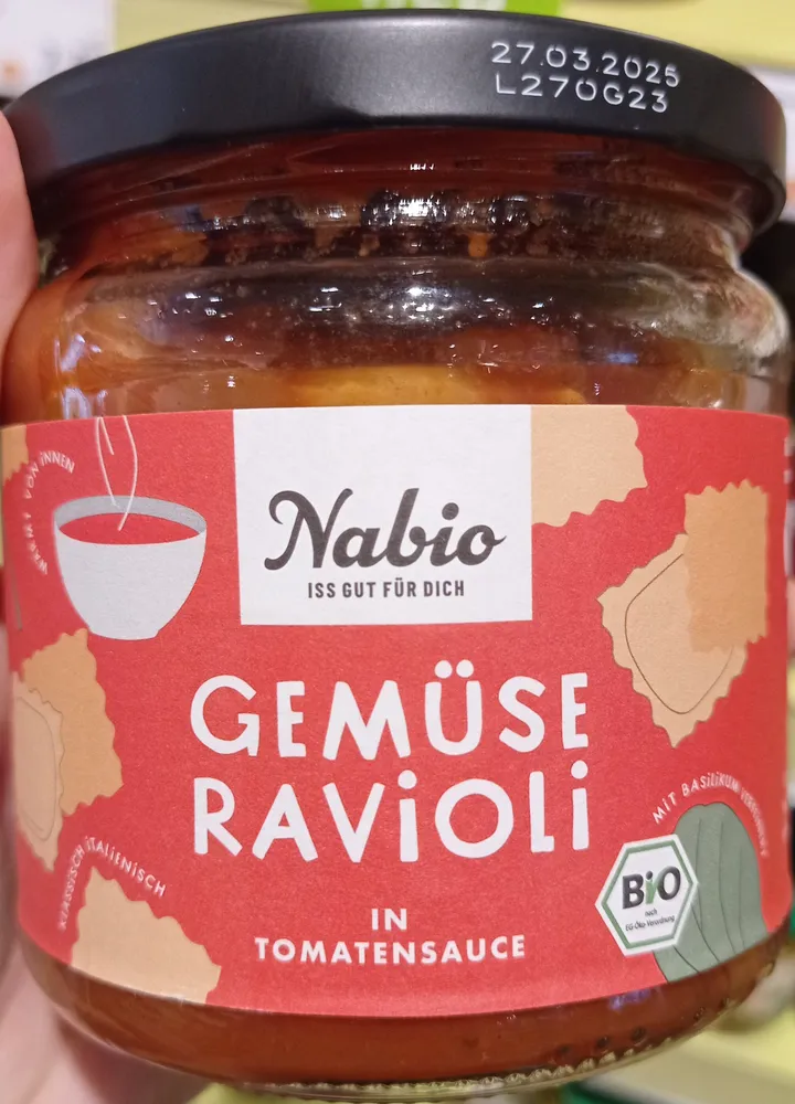 Gemüse Ravioli in Tomatensauce
