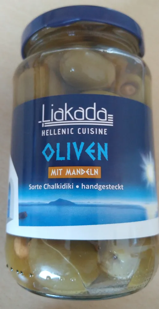 Oliven mit Mandeln