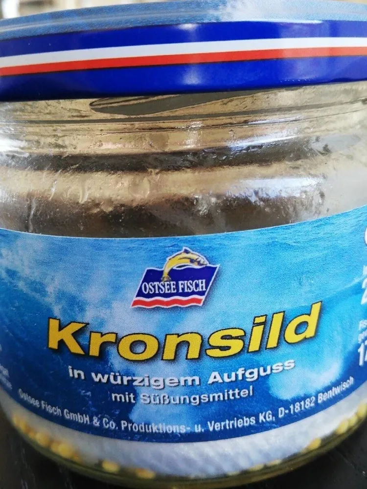 Kronsild in würzigem Aufguss