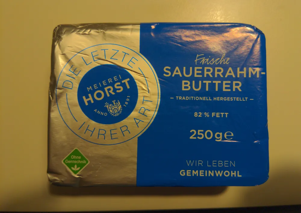 Frische Sauerrahmbutter