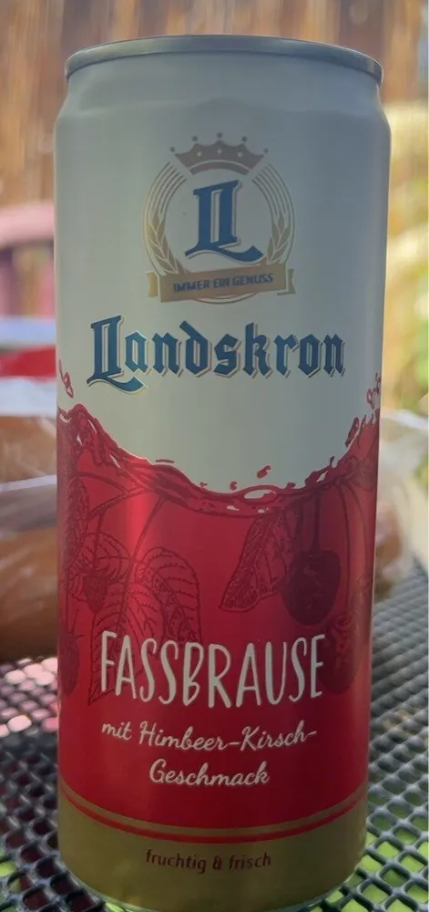 Fassbrause mit Himbeer-Kirsch-Geschmack