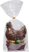 Poule en chocolat avec oeufs