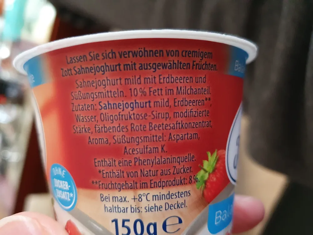 Sahne Joghurt milch Balance Erdbeere