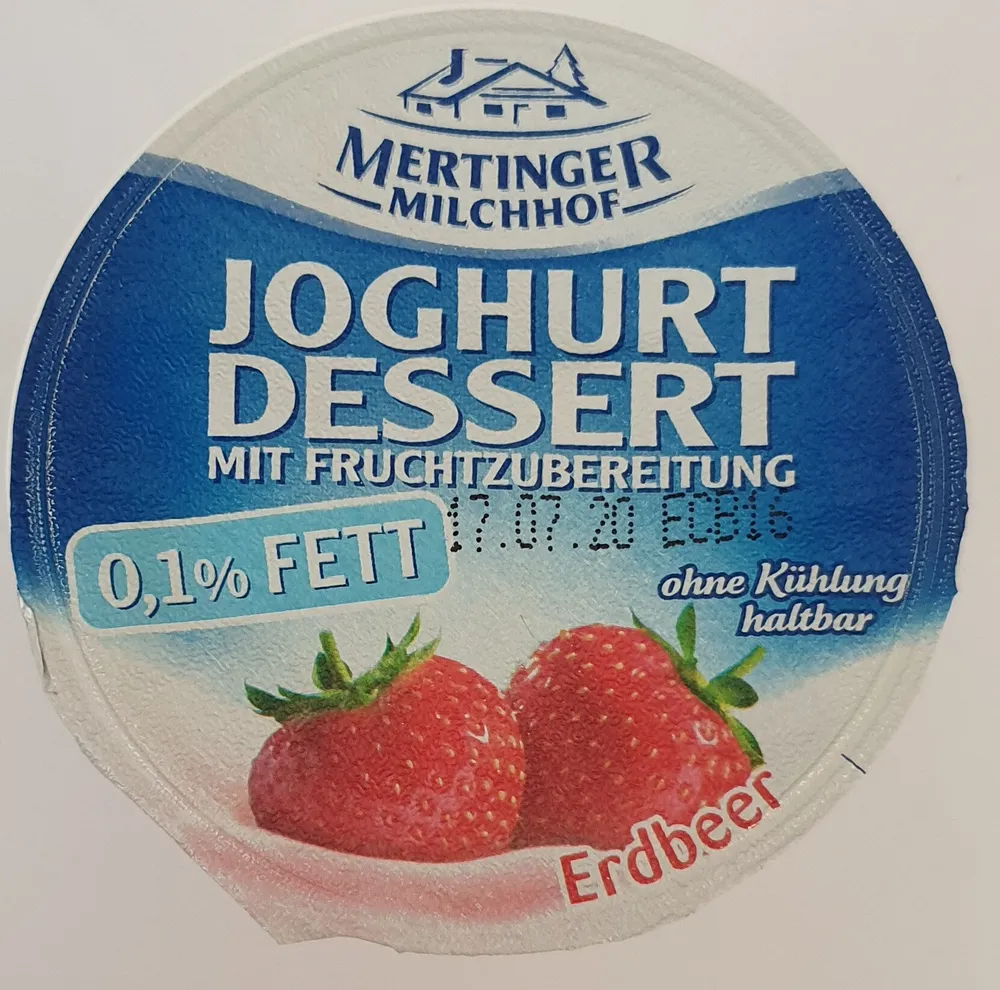 Joghurt Dessert mit Fruchtzubereitung Erdbeer
