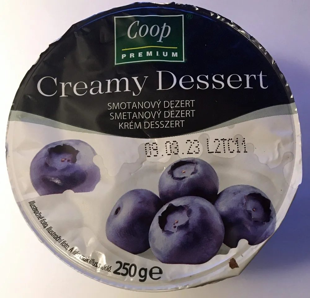 Creamy dessert borůvka, jahoda, višeň, broskev a maracuja