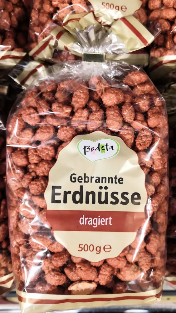 Gebrannte Erdnüsse dragiert