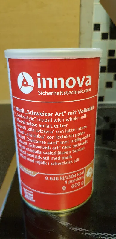 Müsli Schweizer Art mit Vollmilch