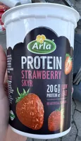 Protein strawberry skyr