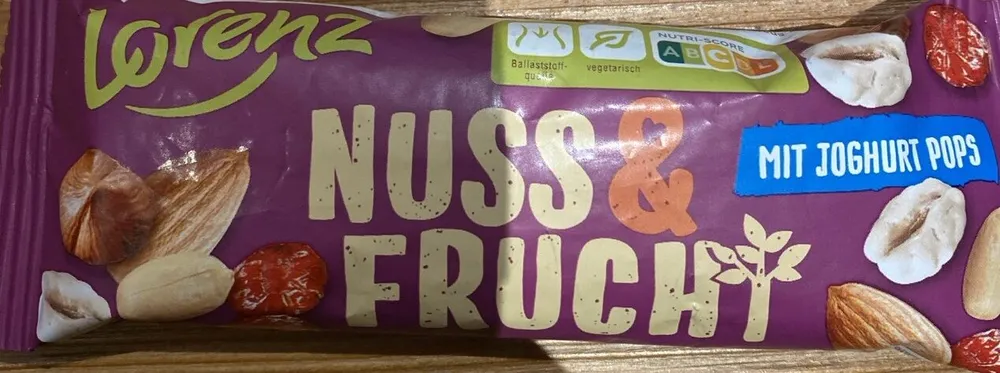 Nuss und Frucht