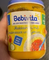 Makkaroni mit Tomatensauce und Gemüse
