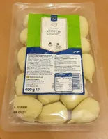 Frische Gnocchi gefüllt mit Basilikumpesto