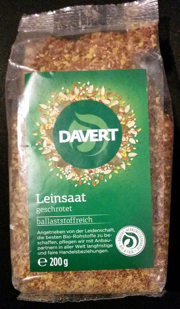 Braune Leinsaat geschrotet