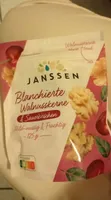 Blanchierte Walnusskerne mit Sauerkirschen