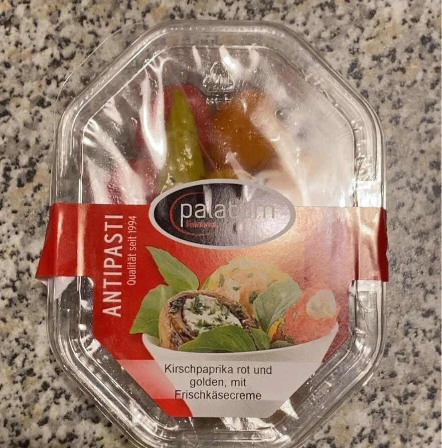 Antipasti Kirschpaprika rot und gold mit Frischkäasecreme