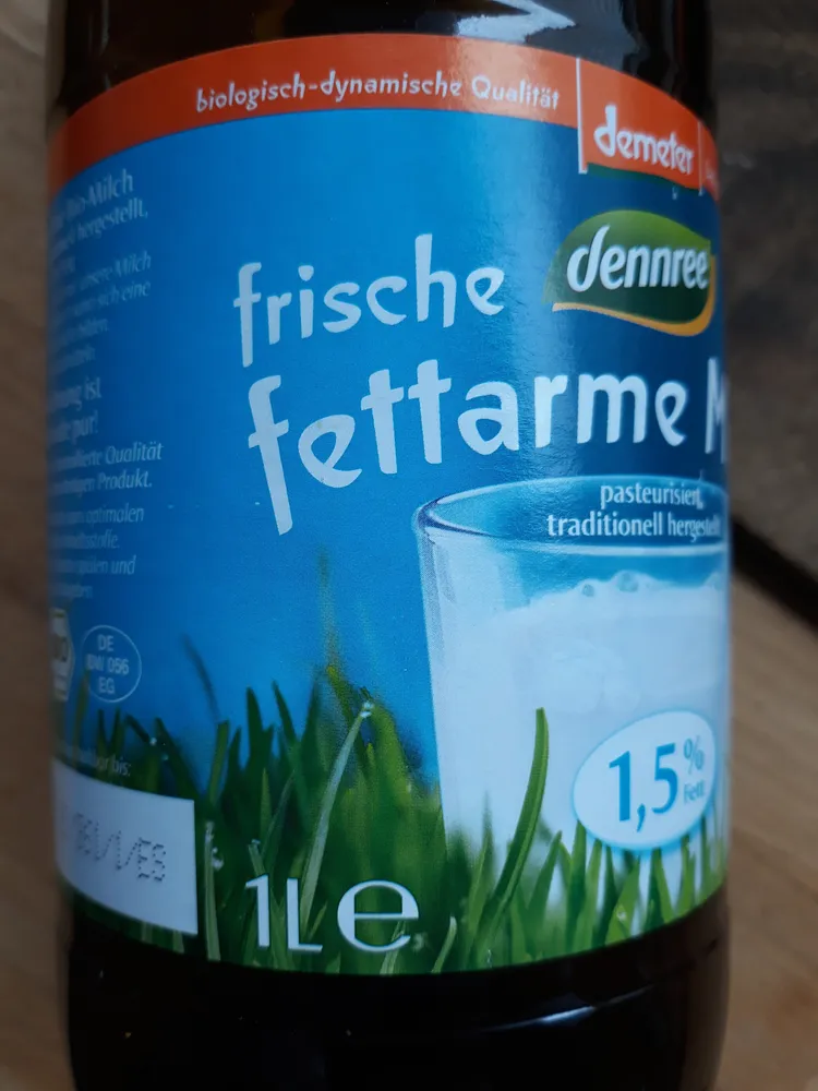 frische fettarme Milch