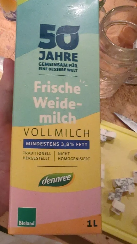 Frische Weidemilch
