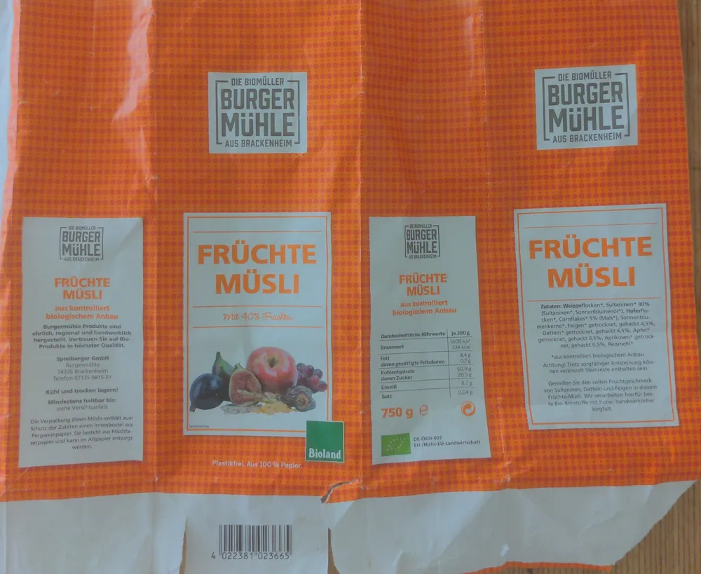 Früchte Müsli