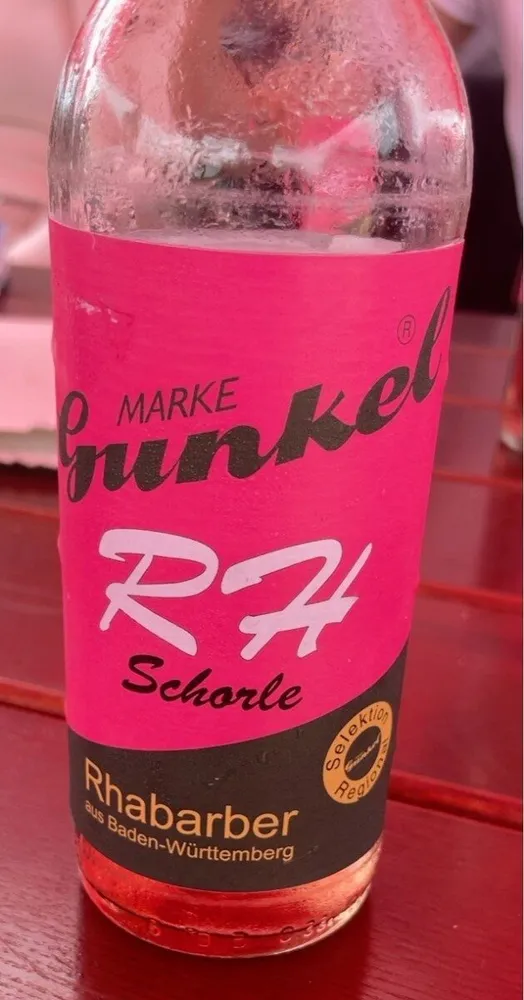 Rhabarber-Schorle