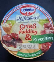 Grießpudding und Kirschen
