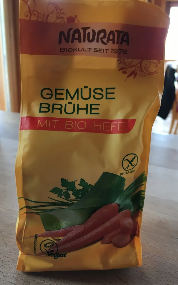 Gemüse Brühe mit Hefe